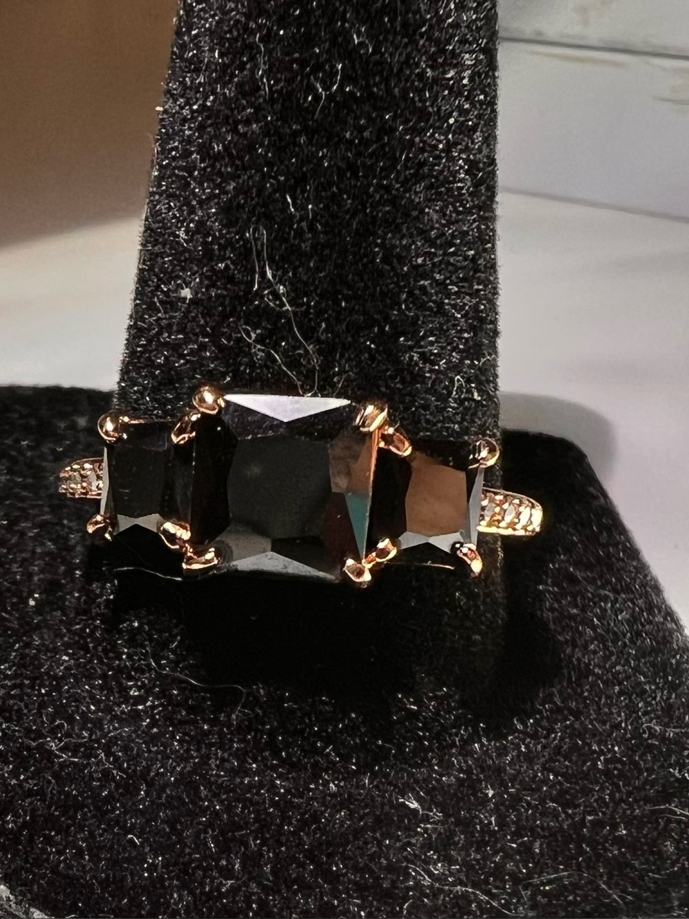 bp Black Onyx Ring with Rose Gold Plating